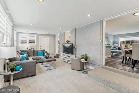 Living - 329 Eaker Pl, Des Plaines, IL 60016 photo 7 of 7