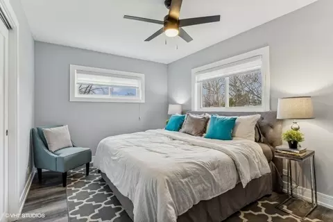 Bedroom - 329 Eaker Pl, Des Plaines, IL 60016 photo 1 of 3