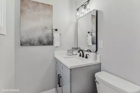 Bath - 329 Eaker Pl, Des Plaines, IL 60016 photo 1 of 3
