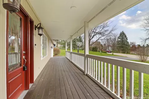 Exterior - 9601 Fox Bluff Ln, Spring Grove, IL 60081 photo 3 of 12