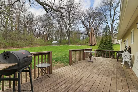 Exterior - 9601 Fox Bluff Ln, Spring Grove, IL 60081 photo 5 of 12