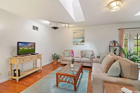 Living - 9601 Fox Bluff Ln, Spring Grove, IL 60081 photo 4 of 4