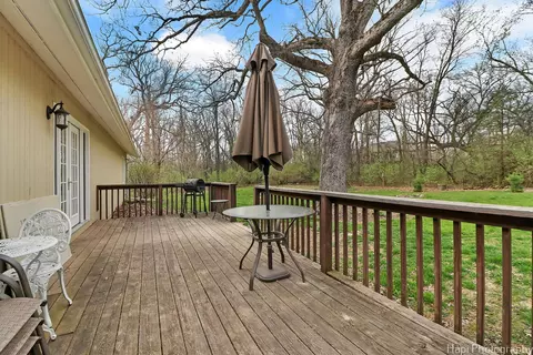 Exterior - 9601 Fox Bluff Ln, Spring Grove, IL 60081 photo 4 of 12