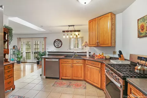 Kitchen - 9601 Fox Bluff Ln, Spring Grove, IL 60081 photo 2 of 2