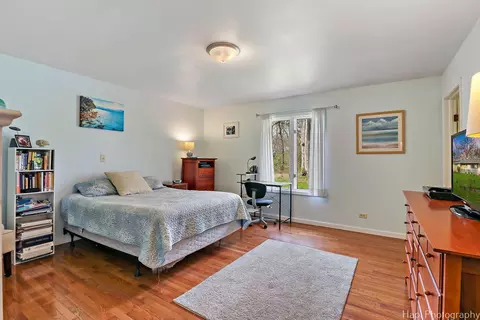 Bedroom - 9601 Fox Bluff Ln, Spring Grove, IL 60081 photo 1 of 5