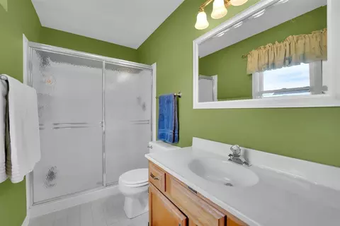 Bath - 1225 Ardmore Dr, Cary, IL 60013 photo 1 of 3