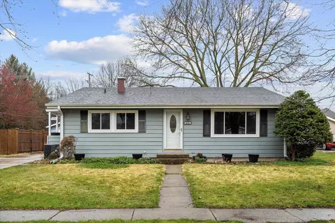 Exterior - 210 E Benton St, Oswego, IL 60543 photo 5 of 5