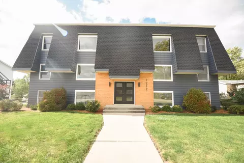 1217 Washington Ave #C-1, Dixon, IL 61021