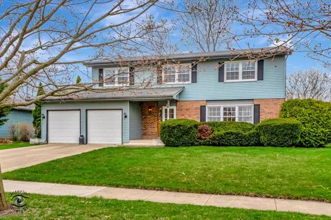 665 Feather Sound Dr, Bolingbrook, IL 60440
