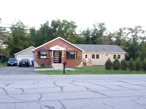 31 W613 Liberty St, Aurora, IL 60502