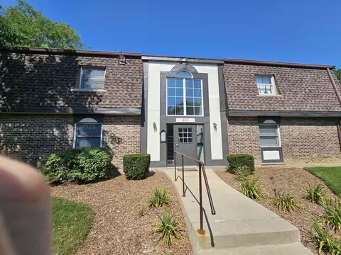 600 Trace Dr #5208, Buffalo Grove, IL 60089