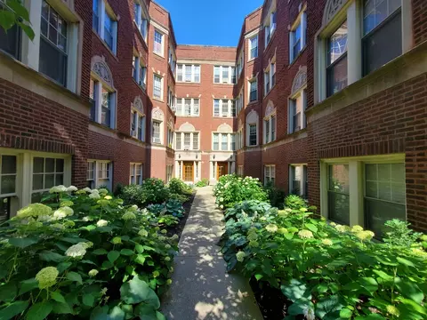 6129 N Hoyne Ave #1, Chicago, IL 60659