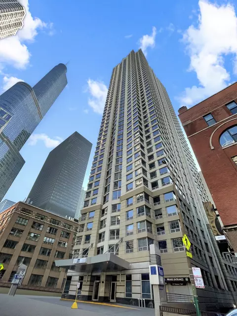 440 N Wabash Ave #4306, Chicago, IL 60611