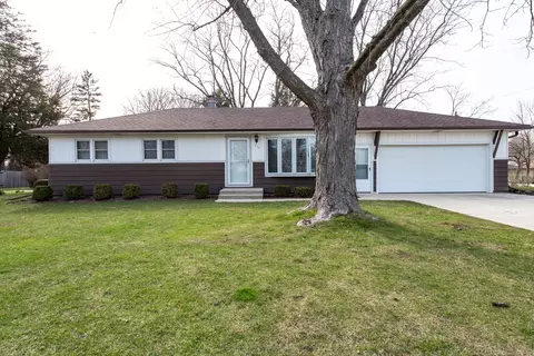 878 Estes St, Gurnee, IL 60031