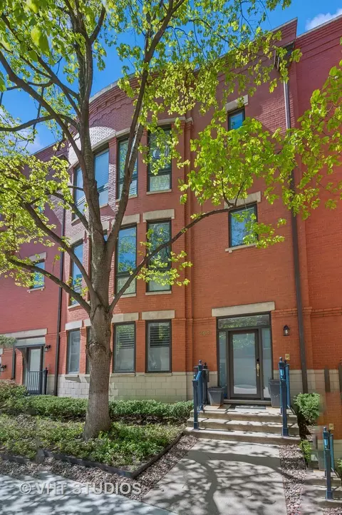 464 N Canal St, Chicago, IL 60654