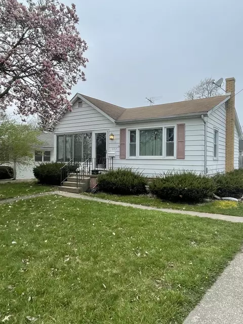 377 Herman St, Crete, IL 60417