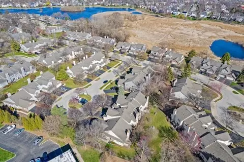 View/Area - 877 Dandridge Ct, Elgin, IL 60120 photo 2 of 3