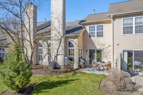 Exterior - 877 Dandridge Ct, Elgin, IL 60120 photo 2 of 7