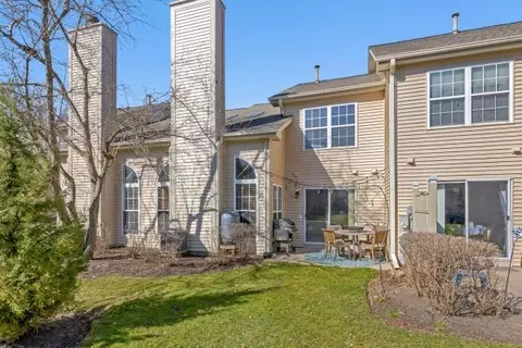 Exterior - 877 Dandridge Ct, Elgin, IL 60120 photo 4 of 7