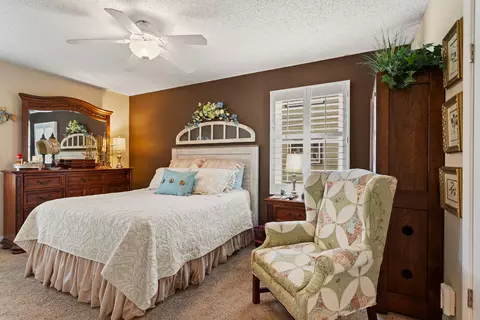Bedroom - 2110 Mayfair Rd, Champaign, IL 61821 photo 1 of 6