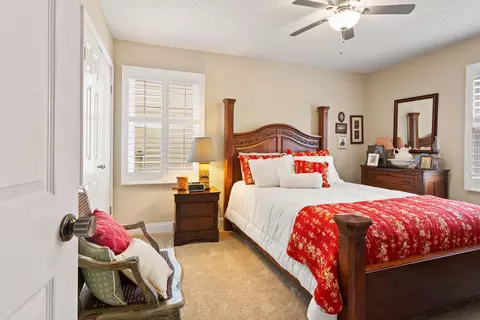Bedroom - 2110 Mayfair Rd, Champaign, IL 61821 photo 4 of 6