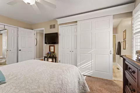 Bedroom - 2110 Mayfair Rd, Champaign, IL 61821 photo 3 of 6