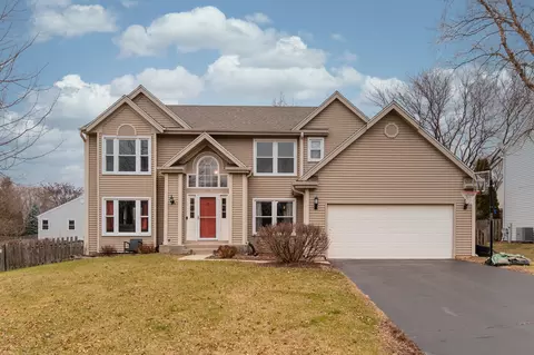 510 Longacre Ln, Island Lake, IL 60042