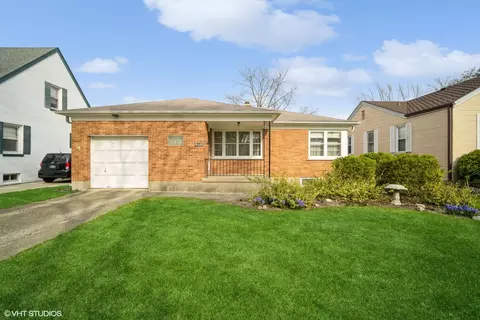 917 N Vail Ave, Arlington Heights, IL 60004