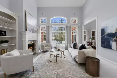 Living - 950 Tara Ct, Wheaton, IL 60189 photo 2 of 14