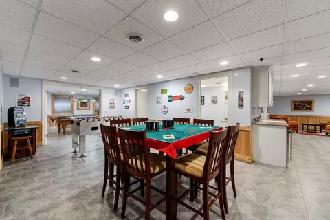 Living - 950 Tara Ct, Wheaton, IL 60189 photo 14 of 14