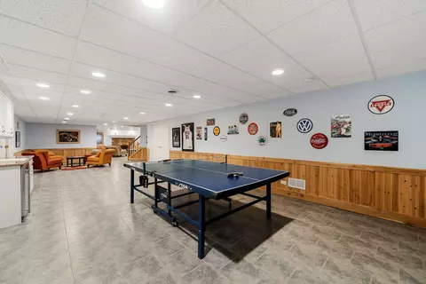 Dining - 950 Tara Ct, Wheaton, IL 60189 photo 5 of 7