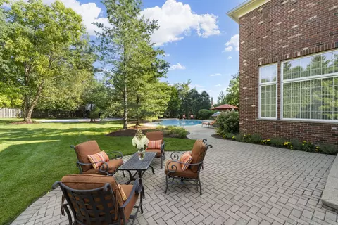 Exterior - 950 Tara Ct, Wheaton, IL 60189 photo 12 of 16