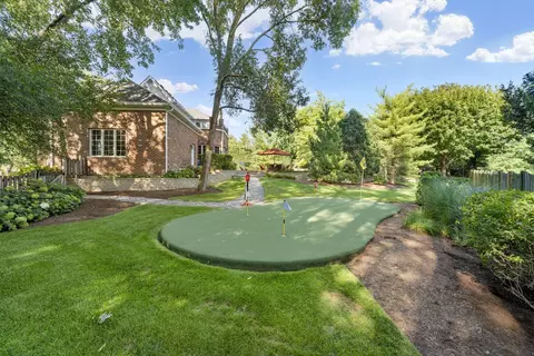 Exterior - 950 Tara Ct, Wheaton, IL 60189 photo 5 of 16