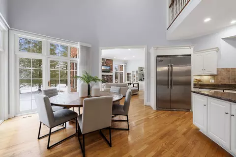 Dining - 950 Tara Ct, Wheaton, IL 60189 photo 3 of 7
