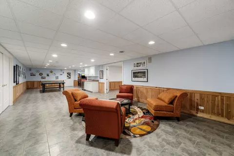 Living - 950 Tara Ct, Wheaton, IL 60189 photo 12 of 14