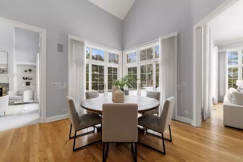 Dining - 950 Tara Ct, Wheaton, IL 60189 photo 4 of 7