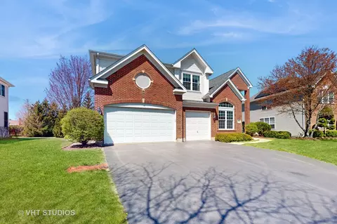 5718 Highland Dr, Palatine, IL 60067