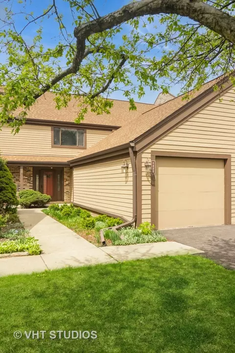 1422 Fairfax Ln, Buffalo Grove, IL 60089