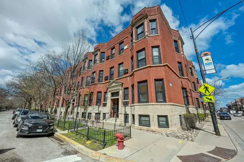 802 W George St #2, Chicago, IL 60657