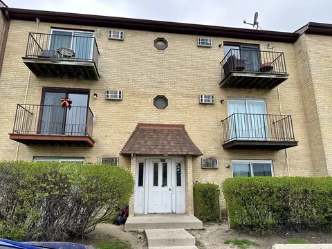 4214 Bonhill Dr #3F, Arlington Heights, IL 60004