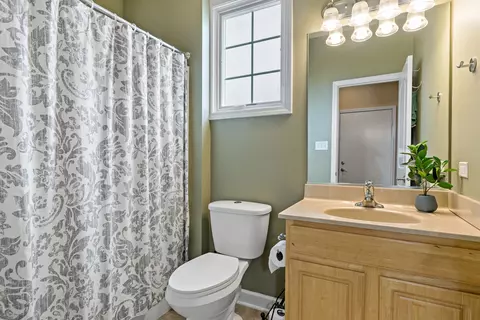 Bath - 1143 Ash St, Beecher, IL 60401 photo 1 of 4
