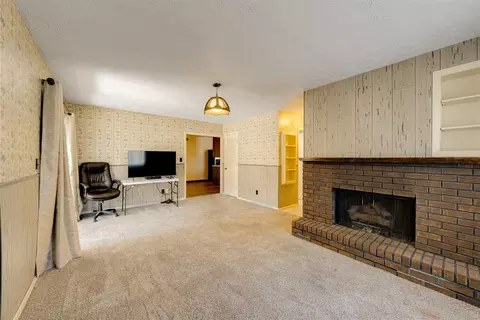 Living - 22 Lateer Dr, Normal, IL 61761 photo 4 of 4
