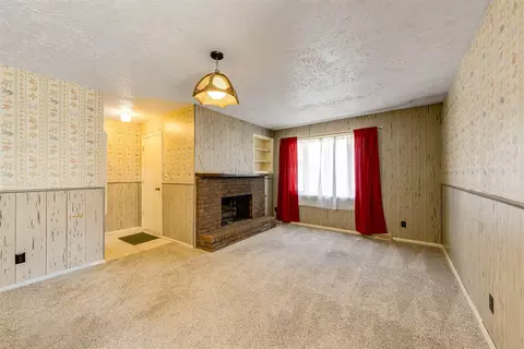 Living - 22 Lateer Dr, Normal, IL 61761 photo 3 of 4