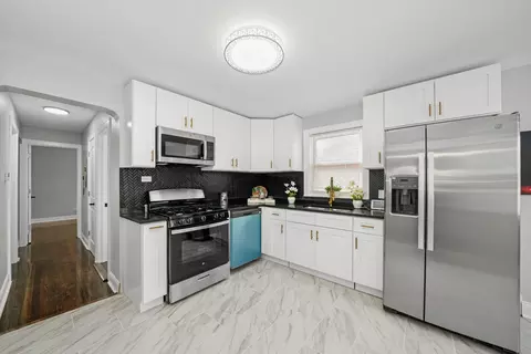 Kitchen - 9766 S Ingleside Ave, Chicago, IL 60628 photo 2 of 3