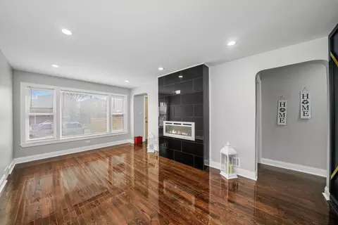 Living - 9766 S Ingleside Ave, Chicago, IL 60628 photo 1 of 3