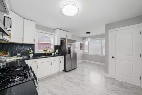 Kitchen - 9766 S Ingleside Ave, Chicago, IL 60628 photo 1 of 3