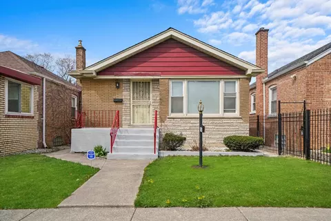 9766 S Ingleside Ave, Chicago, IL 60628