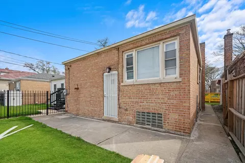 Exterior - 9766 S Ingleside Ave, Chicago, IL 60628 photo 5 of 6