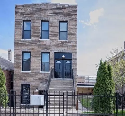 2141 W Coulter St, Chicago, IL 60608