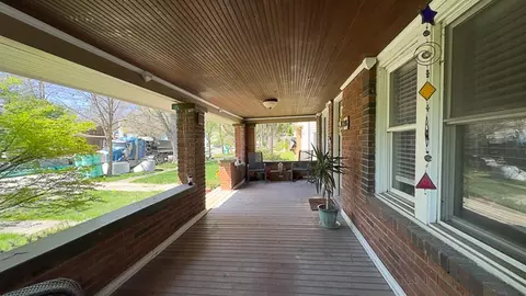 Exterior - 2016 E Jackson St, Bloomington, IL 61701 photo 14 of 14